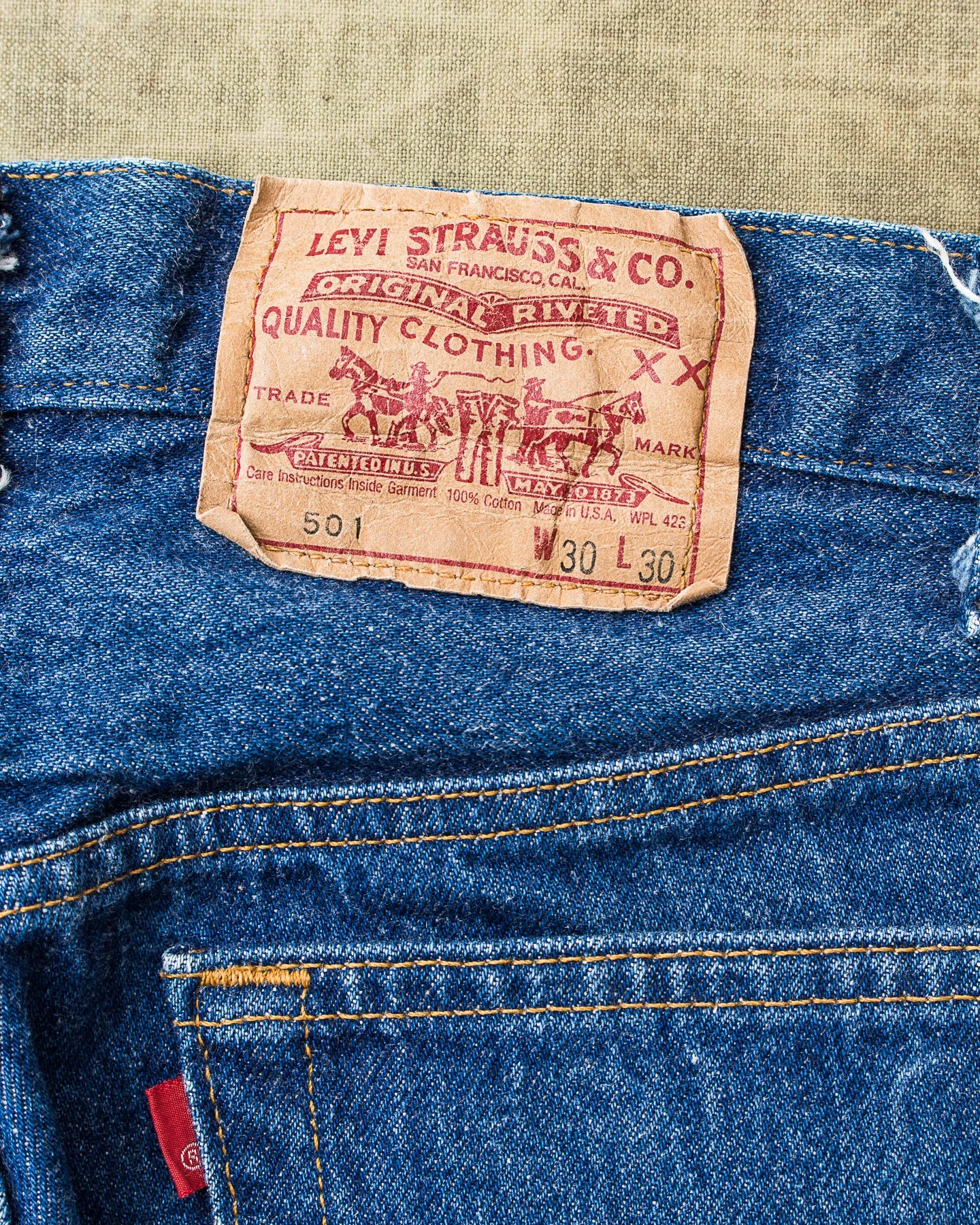 Vintage 1980s Made in USA Levi's 501 Jeans W 30 / L 30